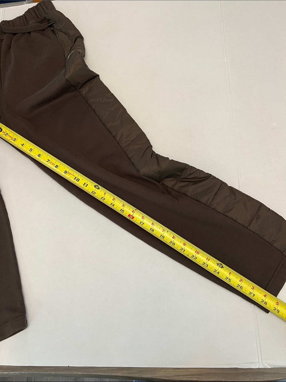 ALO YOGA ESPRESSO BROWN SWEATPANTS JOGGERS PUFFER SIDE PANEL SIZE XS - Picture 9 of 10